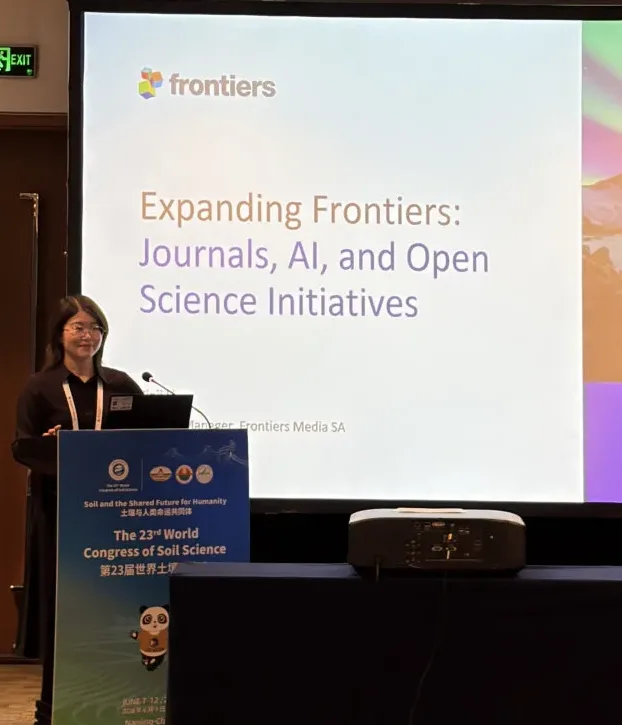 Frontiers in Forests and Global Change 期刊亮相南京第23届世界土壤学大会