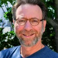 Daniel T Blumstein 