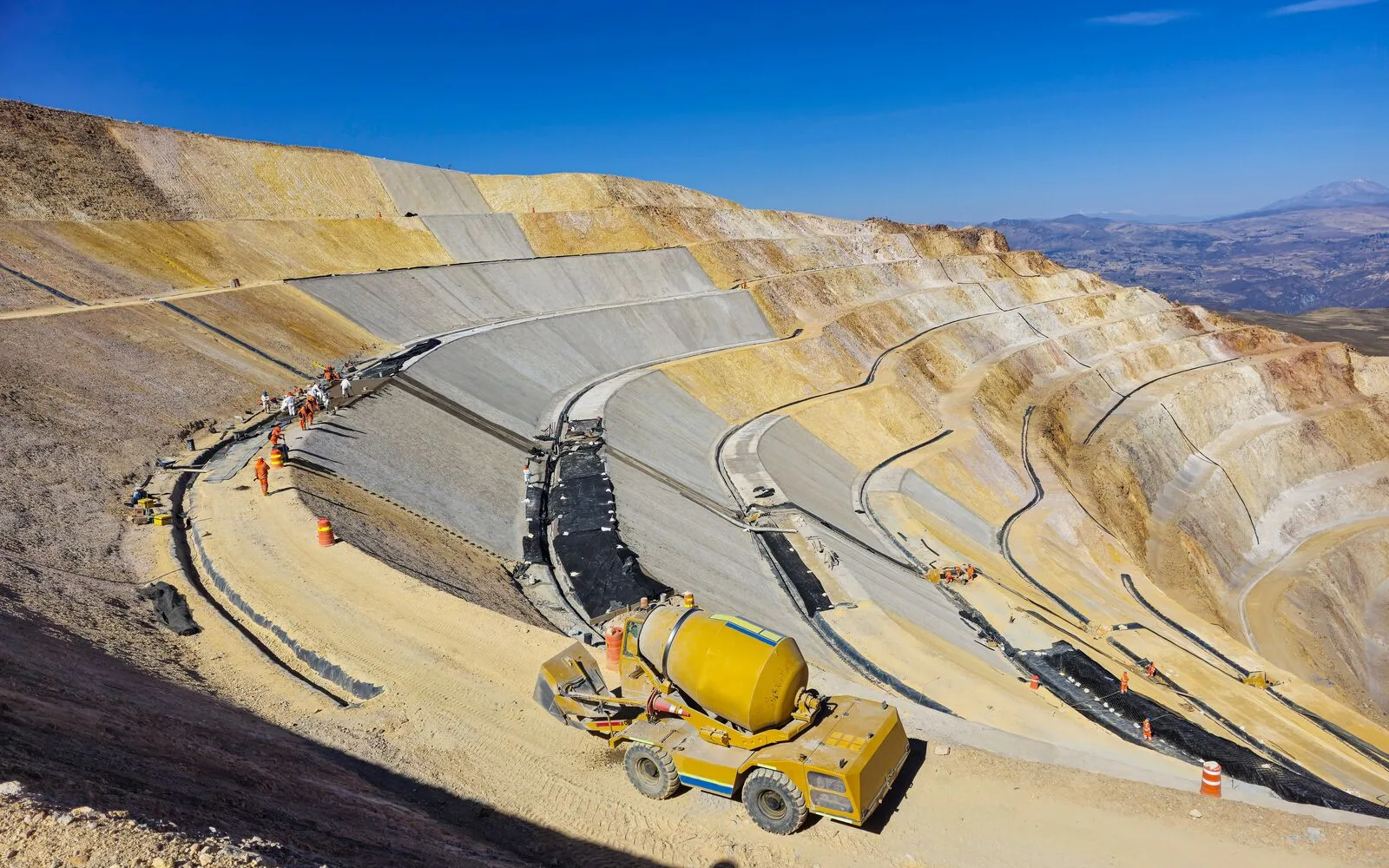 Green Materials and Durability in Geotechnical Engineering 