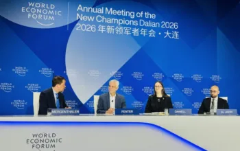世界经济论坛携手 Frontiers 发布 2026 年十大新兴技术 | 科技角逐从 AI 转向工厂、医院与电网